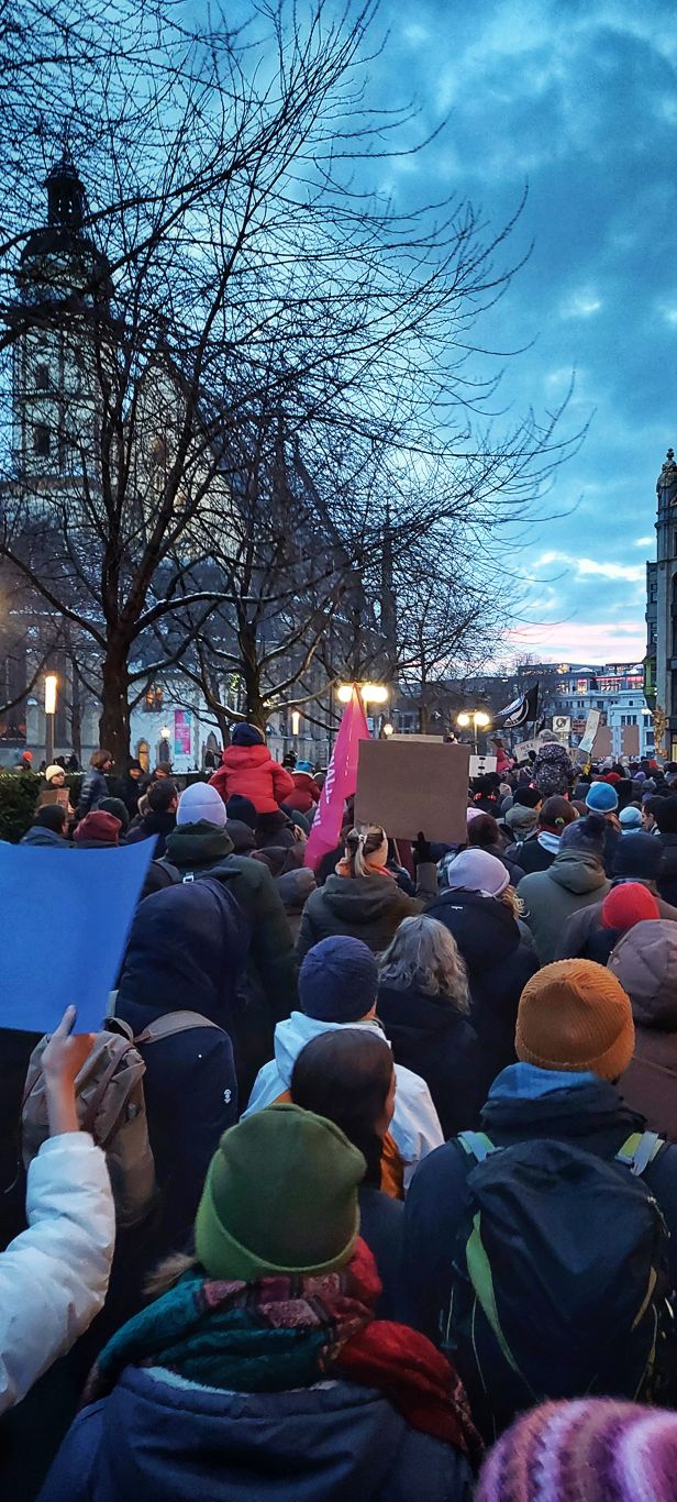 Demonstrationszug Richtung Thomaskirche